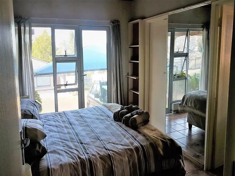 Kenridge Garden Cottage Bellville 3*,